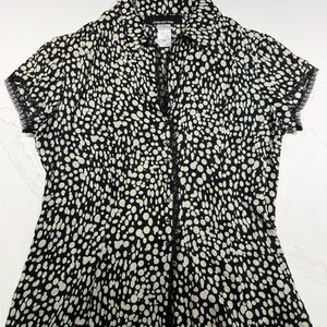 Jones New York Black and White Silk Short Sleeve shirt with speckled pattern